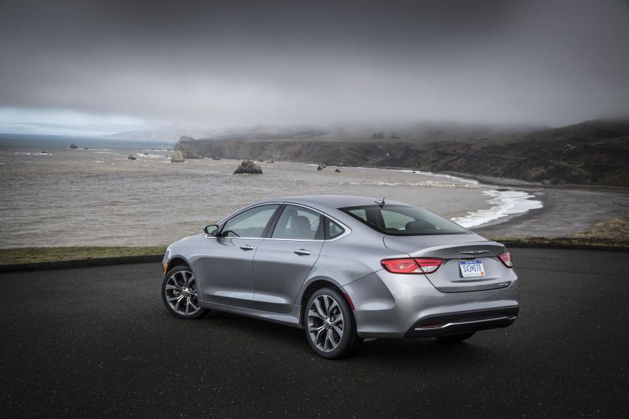  Chrysler 200 2015 года  (фото 203 из 207)